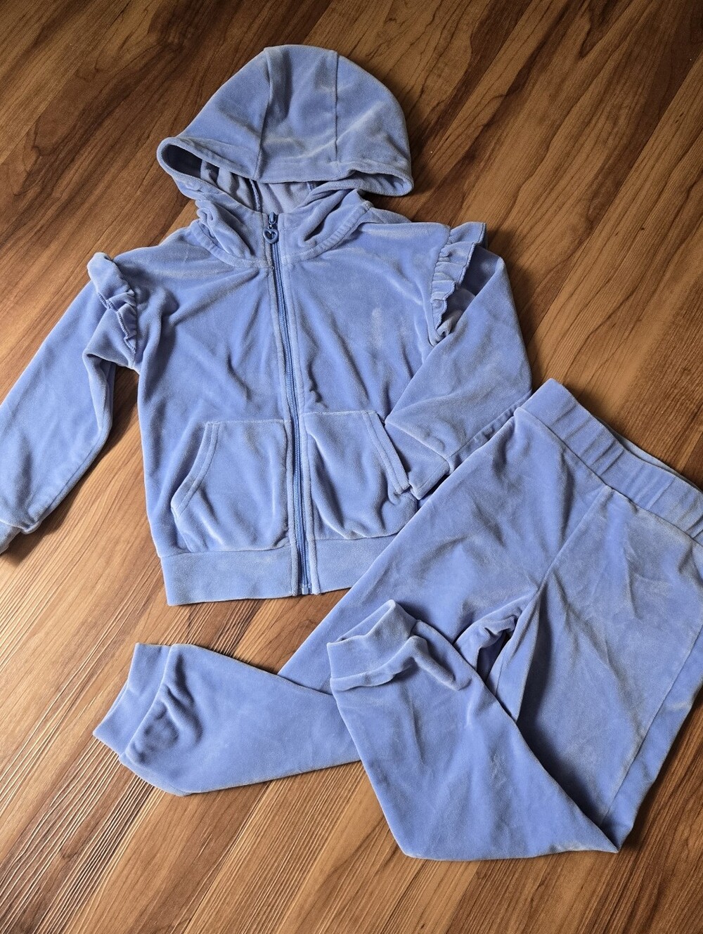 Light Blue Periwinkle Velour Hoodie & Jogger Pant Set 4T VGUC